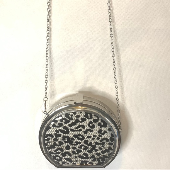 Leopard print Sequenced Circle Chain Crossbody Bag clutch - Picture 9 of 9